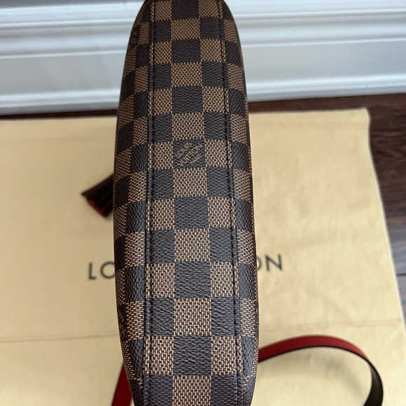 SOLD Authentic Louis Vuitton South Bank Besace - Picture 3 of 14